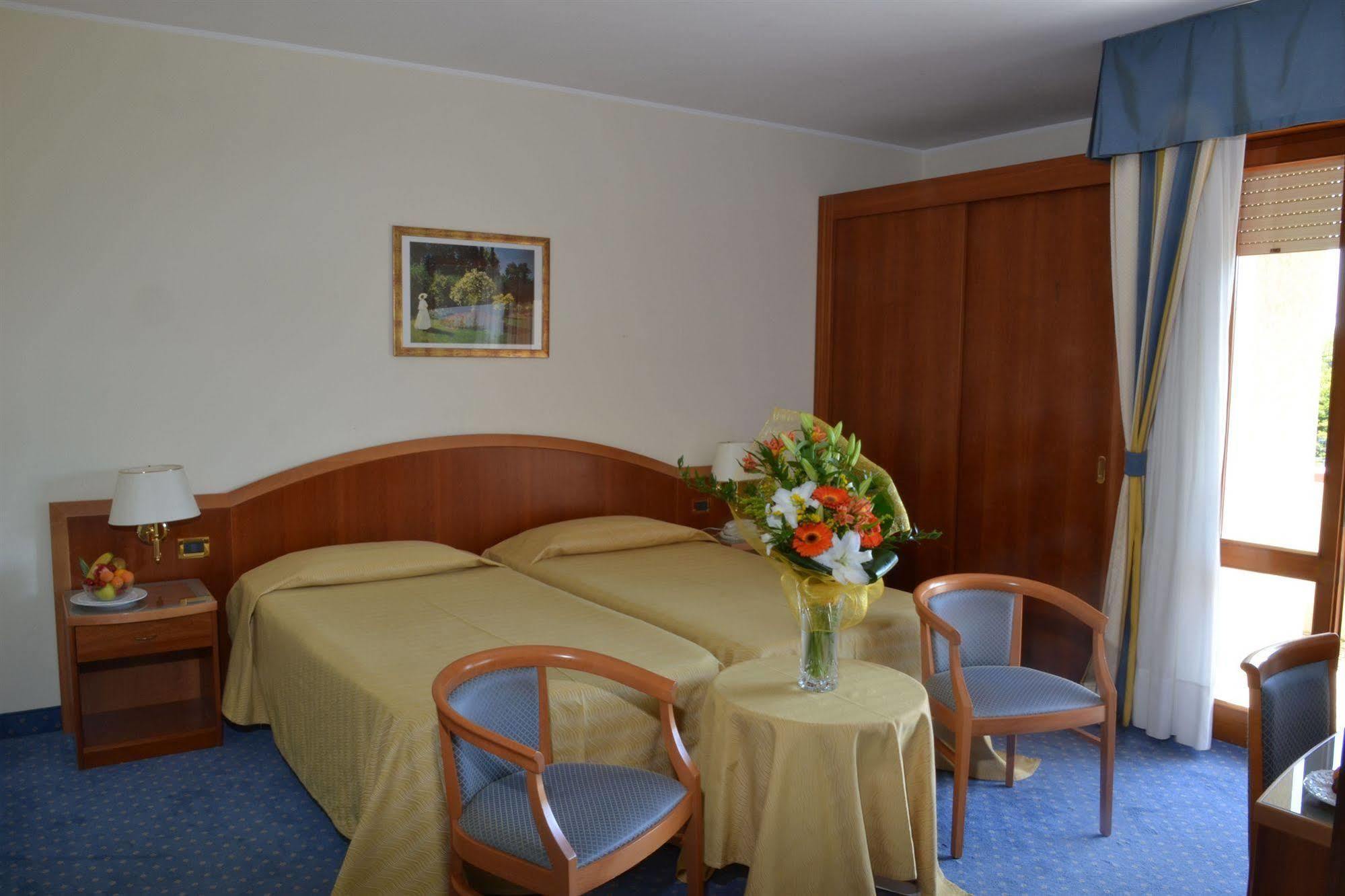 Hotel Terme Imperial Montegrotto Terme Exterior foto